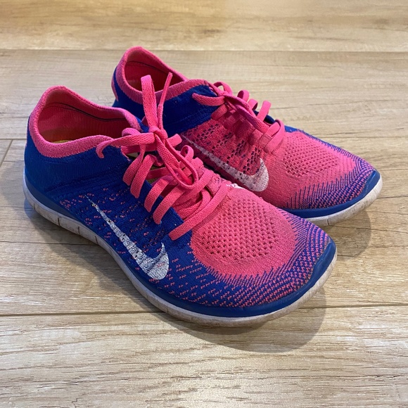 Women’s Nike running shoe - Picture 1 of 3